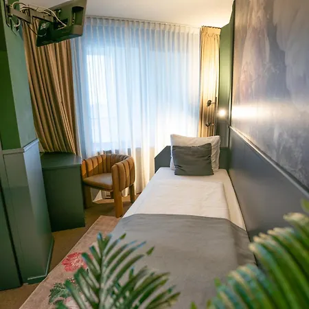 מלון Stadshotel 3*